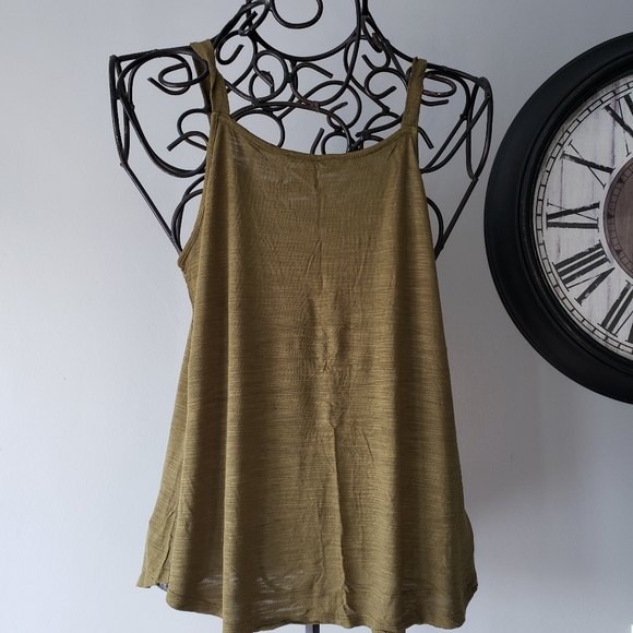 Embroidered Tank - Picture 3 of 6